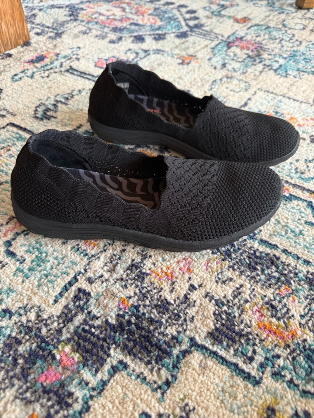 SKETCHERS Seager Scallop Womens Relaxed Fit Memory Foam Slip-On Knit Sneaker